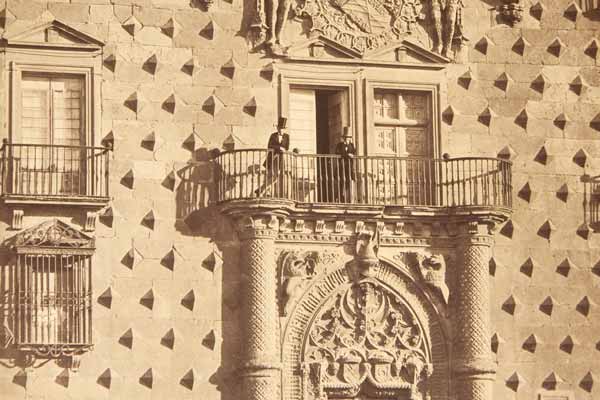 fachada principal del Palacio del Infantado en 1856